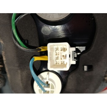 Recambio de piloto trasero derecho interior para kia carens iv 1.6 gdi referencia OEM IAM 92404A4020  