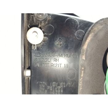 Recambio de piloto trasero derecho interior para kia carens iv 1.6 gdi referencia OEM IAM 92404A4020  
