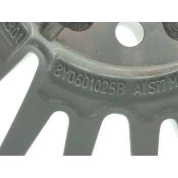 Recambio de llanta para audi a3 sportback (8ya) 30 tfsi básico referencia OEM IAM 8Y0601025B  