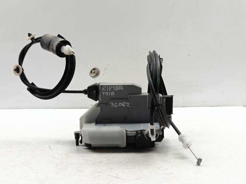 Recambio de cerradura puerta trasera derecha para peugeot rifter gt line standard referencia OEM IAM 9824358480  