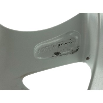 Recambio de llanta para toyota auris active referencia OEM IAM 4261102L80  