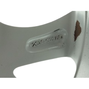 Recambio de llanta para toyota auris active referencia OEM IAM 4261102L80  