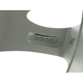 Recambio de llanta para toyota auris active referencia OEM IAM 4261102L80  