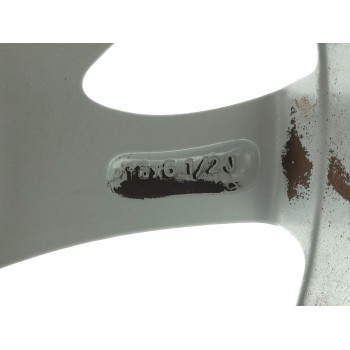 Recambio de llanta para toyota auris active referencia OEM IAM 4261102L80  