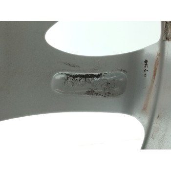 Recambio de llanta para toyota auris active referencia OEM IAM 4261102L80  