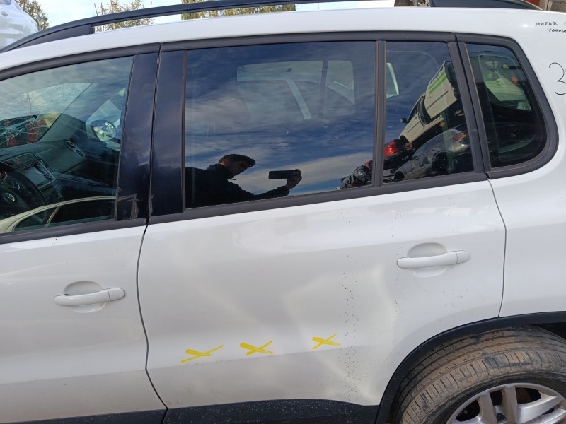 Recambio de puerta trasera izquierda para volkswagen tiguan (5n_) 2.0 tdi referencia OEM IAM 5N0833055A  