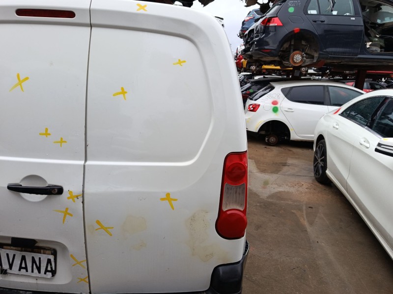 Recambio de puerta trasera derecha para peugeot partner tepee 1.6 hdi / bluehdi 75 referencia OEM IAM   