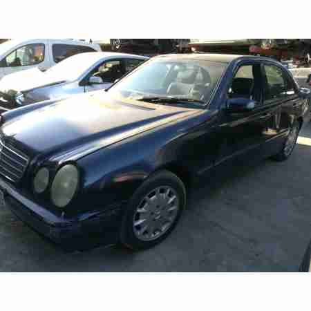 MERCEDES-BENZ CLASE E (W210) BERLINA