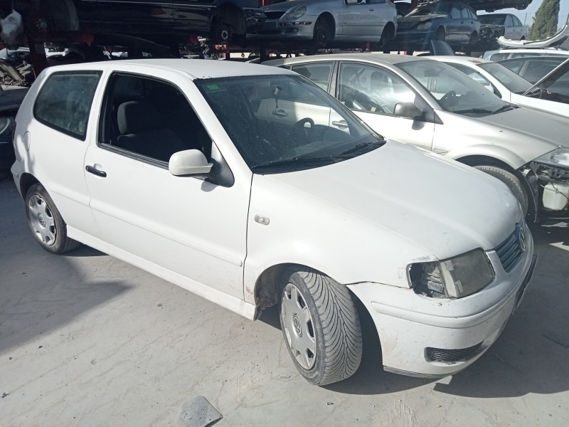 VOLKSWAGEN POLO BERLINA (6N2)