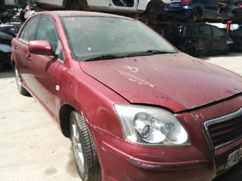 TOYOTA AVENSIS BERLINA (T 22)