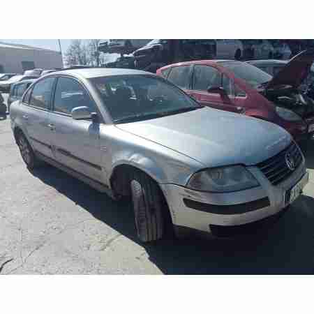VOLKSWAGEN PASSAT BERLINA (3B3)