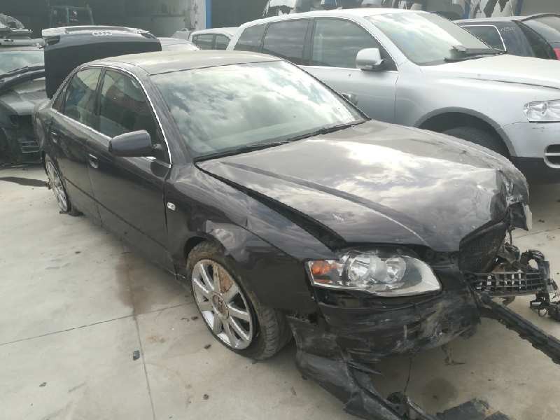 AUDI A4 BERLINA (8E)