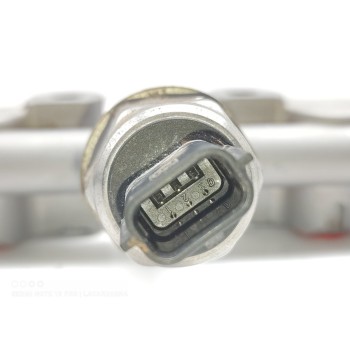 Recambio de rampa inyectora para nissan x-trail (t32) acenta referencia OEM IAM 17521HY00B  