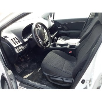 toyota avensis (t27) del año 2012