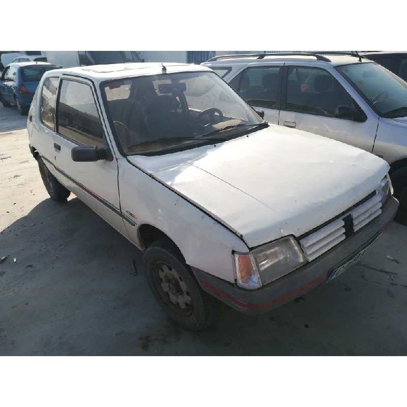 PEUGEOT 205 BERLINA