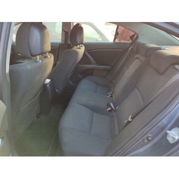 toyota avensis (t27) del año 2010