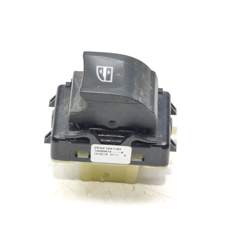 Recambio de mando elevalunas trasero derecho para renault captur limited referencia OEM IAM 254218614R  