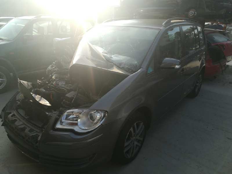 VOLKSWAGEN TOURAN (1T2)