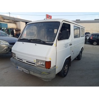 nissan trade 100 del año 2001