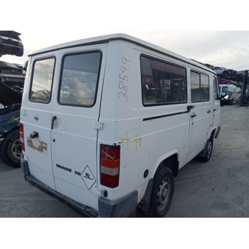 nissan trade 100 del año 2001