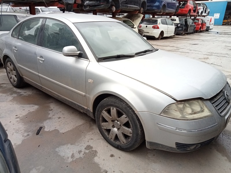 VOLKSWAGEN PASSAT BERLINA (3B3)