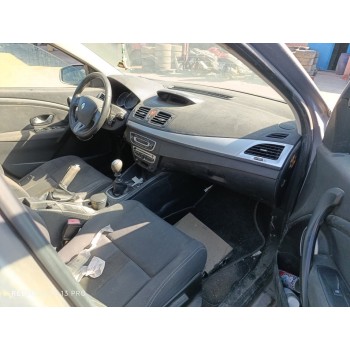 renault megane iii berlina 5 p del año 2009