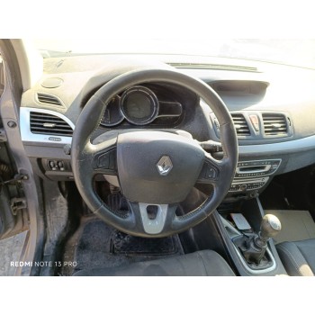 renault megane iii berlina 5 p del año 2009