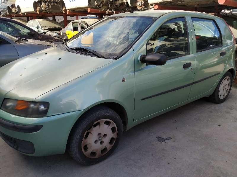 FIAT PUNTO BERLINA (188)