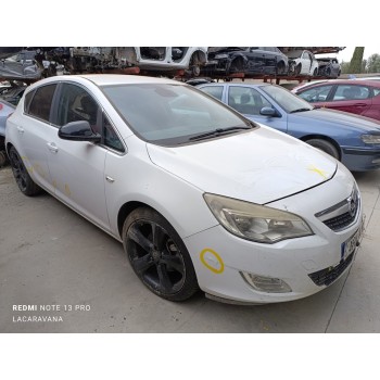 opel astra j lim. del año 2010