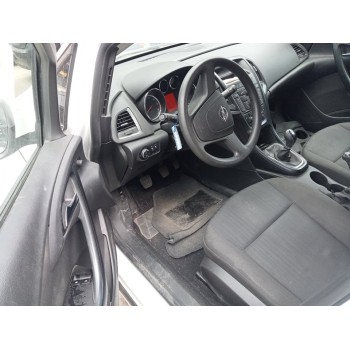 opel astra j lim. 4türig del año 2012