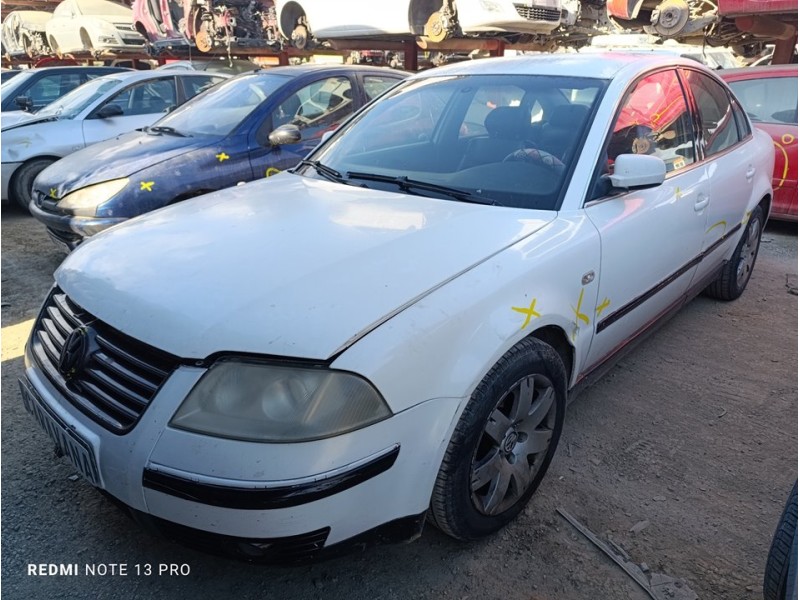 VOLKSWAGEN PASSAT BERLINA (3B3)