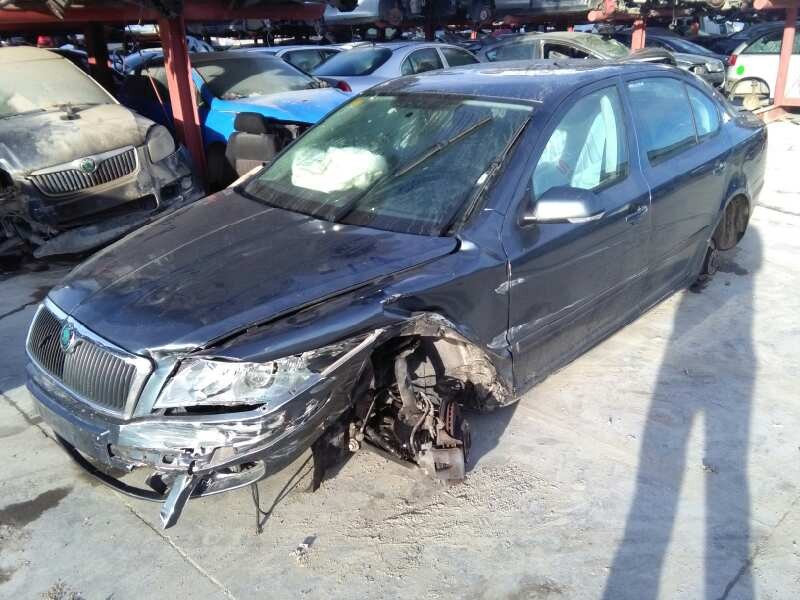 SKODA OCTAVIA BERLINA (1U2)