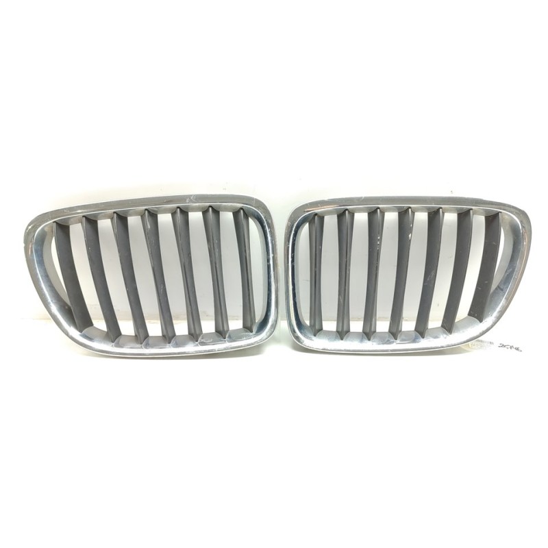 Recambio de rejilla delantera para bmw x1 (e84) sdrive 18d referencia OEM IAM 51112993305  