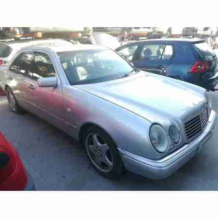 MERCEDES-BENZ CLASE E (W210) BERLINA