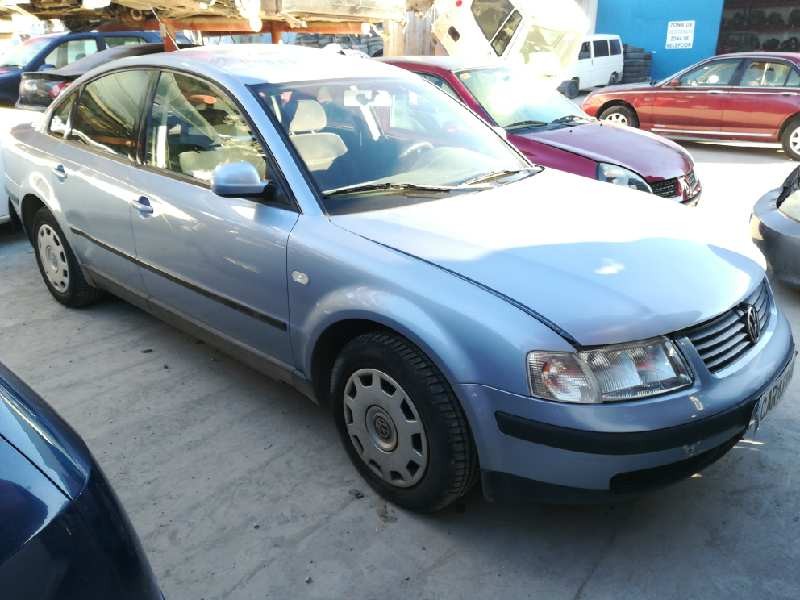 VOLKSWAGEN PASSAT BERLINA (3B2)