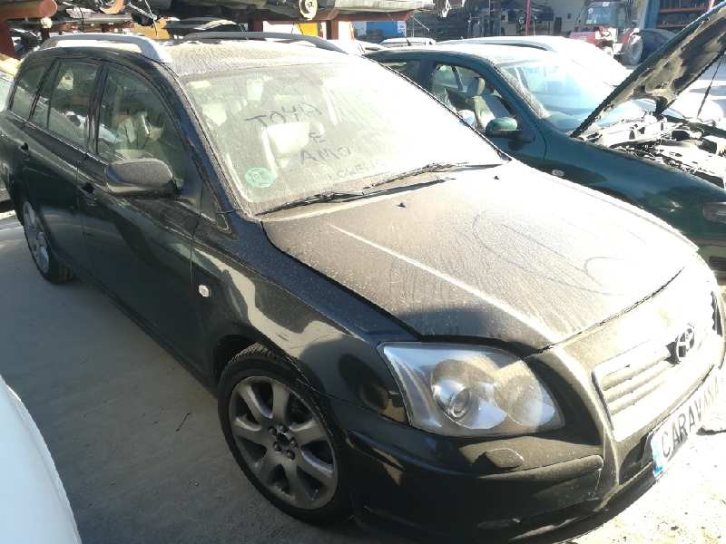 TOYOTA AVENSIS BERLINA (T25)