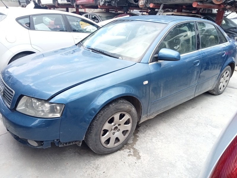 AUDI A4 BERLINA (8E)