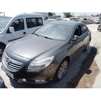 opel insignia berlina del año 2010