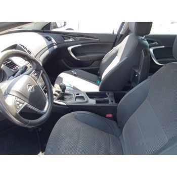 opel insignia berlina del año 2010