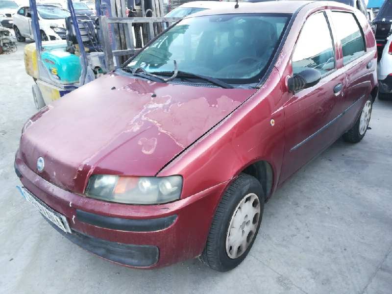 FIAT PUNTO BERLINA (188)