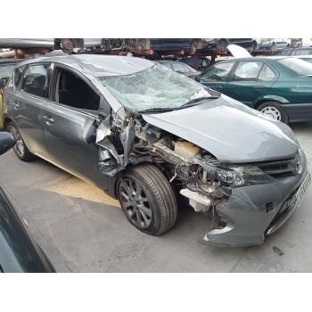 toyota auris del año 2015