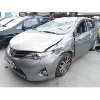 toyota auris del año 2015