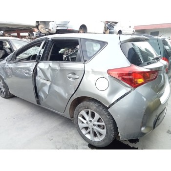 toyota auris del año 2015