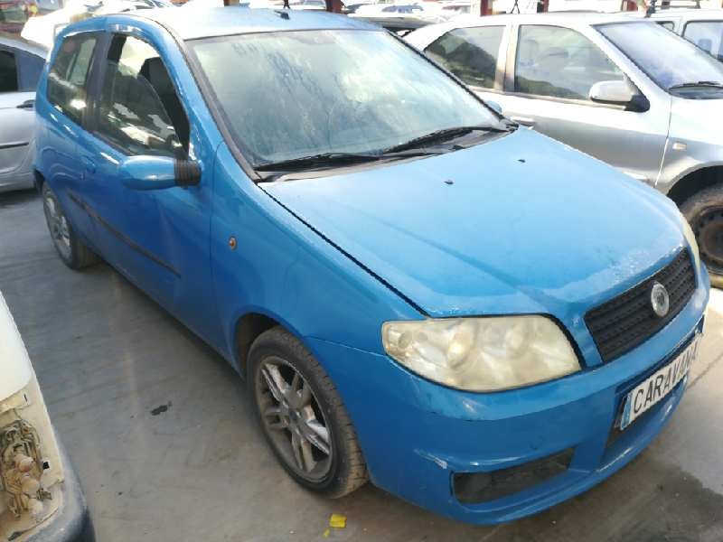 FIAT PUNTO BERLINA (188)