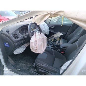 volvo v40 del año 2017