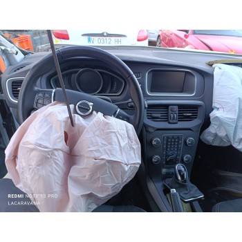 volvo v40 del año 2017