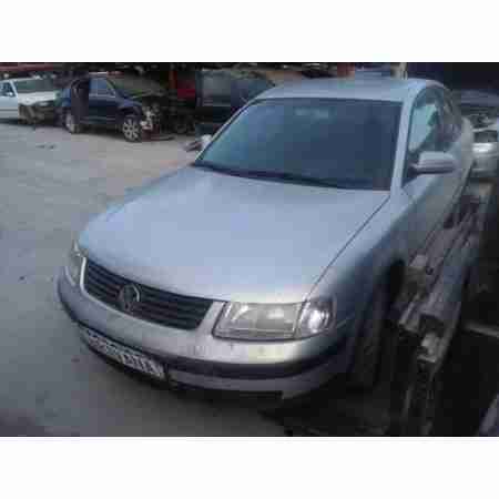 VOLKSWAGEN PASSAT BERLINA (3B2)