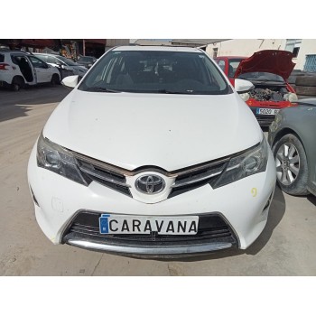toyota auris del año 2014