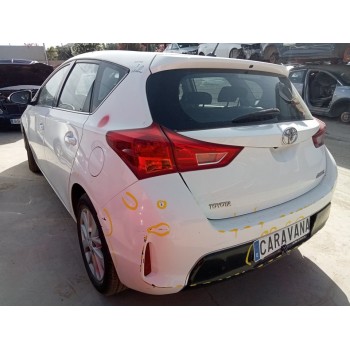 toyota auris del año 2014