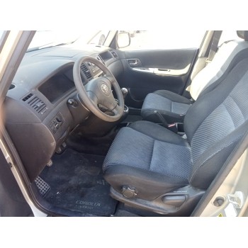 toyota corolla verso (e12) del año 2002